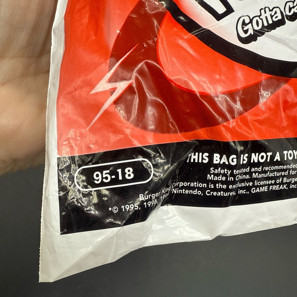 1999 Burger King Pokemon Pokeball Figure Arcanine Launcher #95-18 (Unopened)